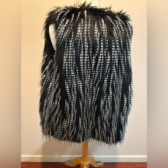 Harlow Zee faux fur black and white vest xs - Picture 2 of 11
